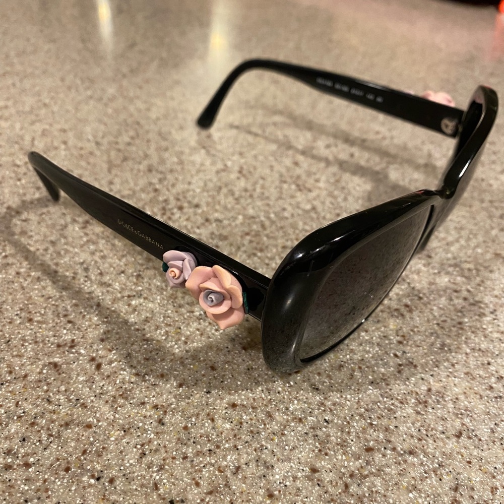 Authentic D&G 4184.  Black. Excellent condition. No scratches on frame and lens.